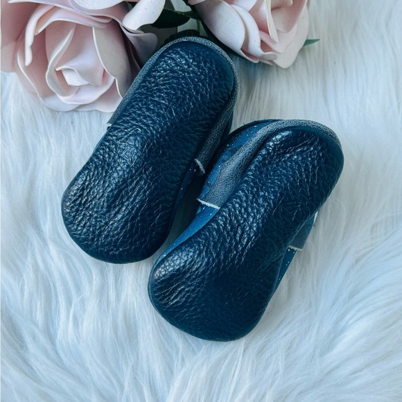 Freshly Picked X Disney Peter Pan Flight to Neverland City Moccasins - Picture 5 of 5